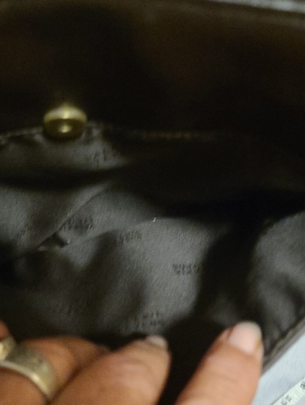 Valerie Stevens Brown 100% Leather Crossbody Bag with Gold Hardware - Picture 6 of 13
